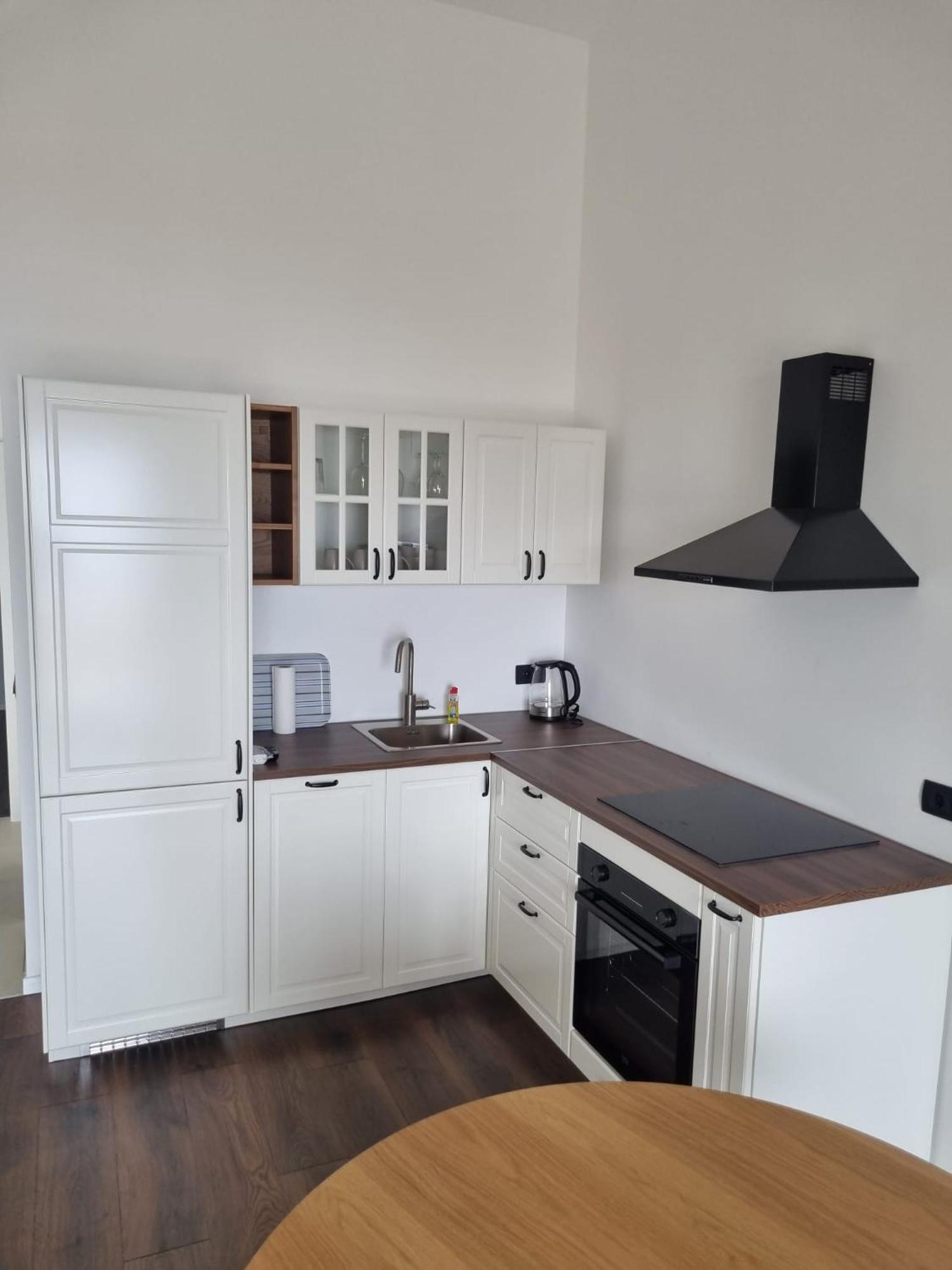 Superior Apartments Luka Бол Екстериор снимка