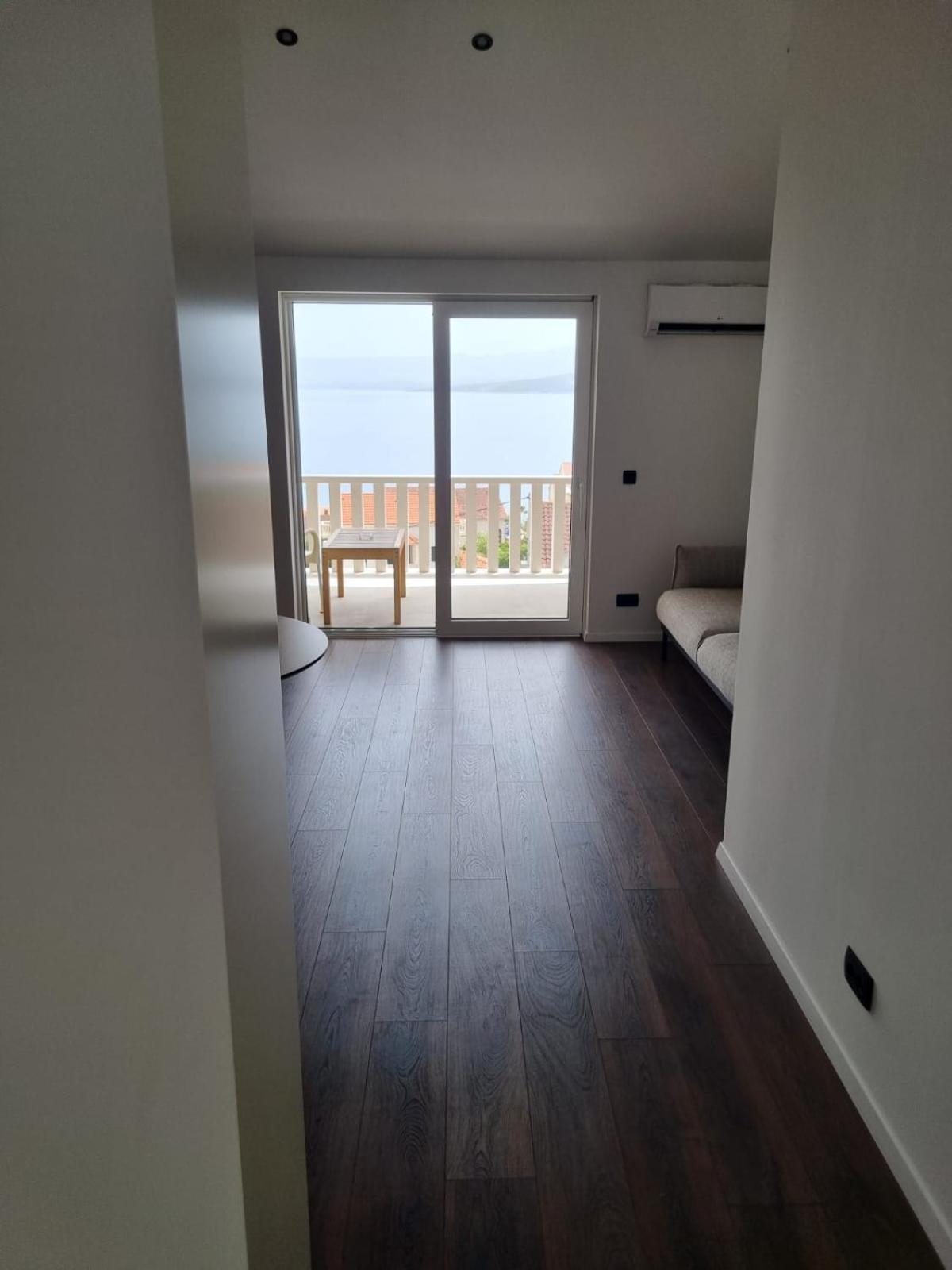 Superior Apartments Luka Бол Екстериор снимка