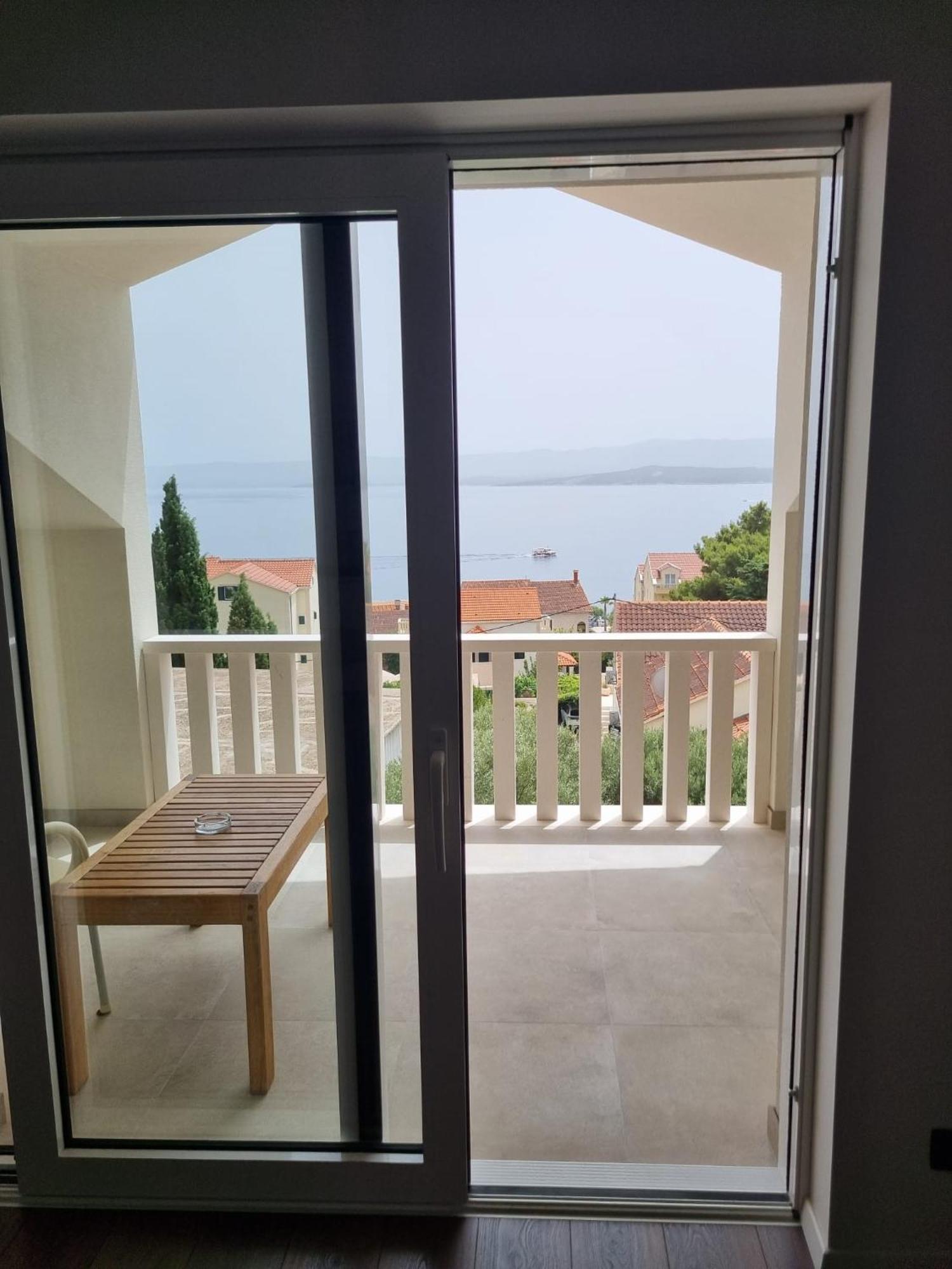 Superior Apartments Luka Бол Екстериор снимка