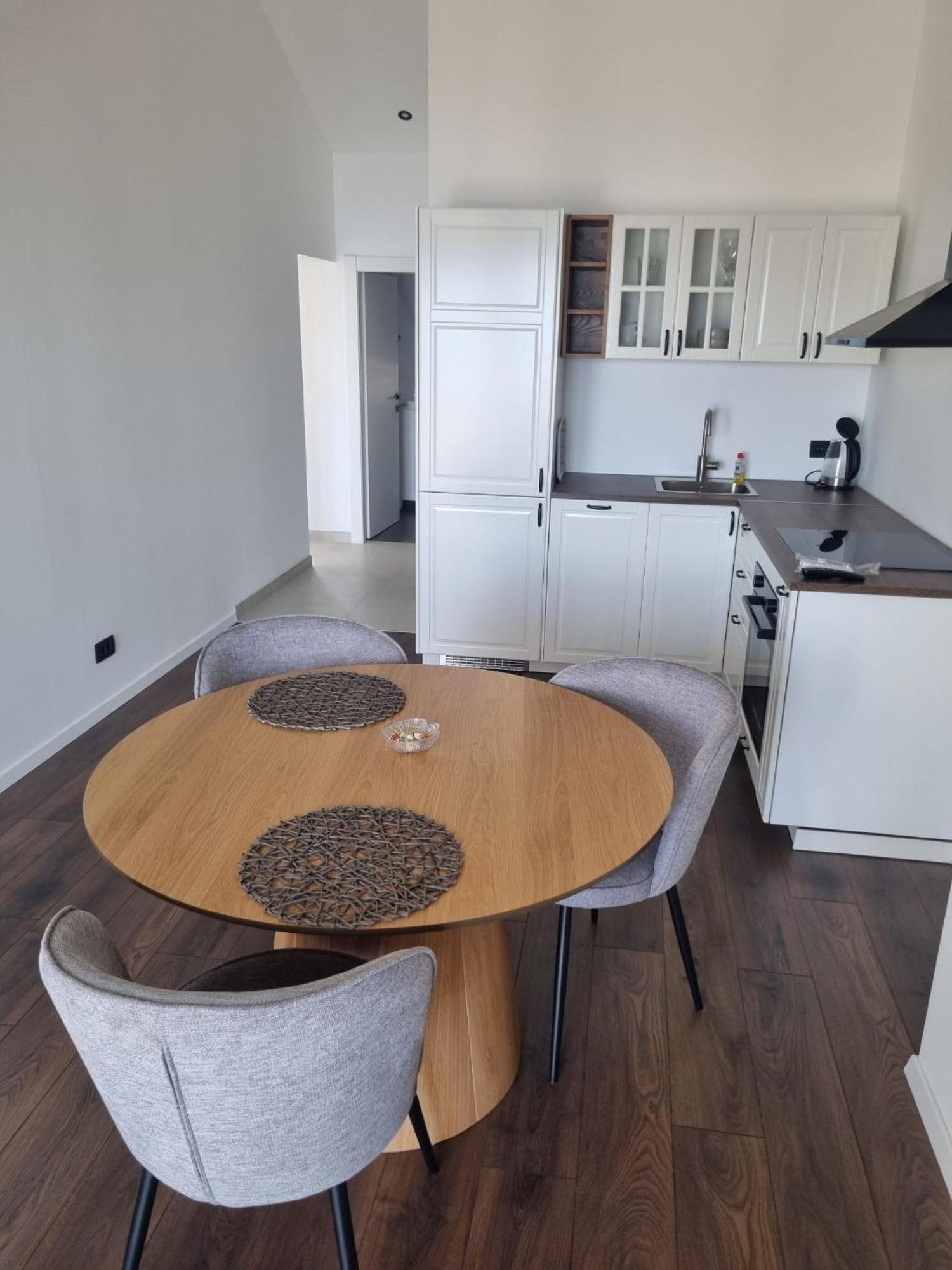 Superior Apartments Luka Бол Екстериор снимка